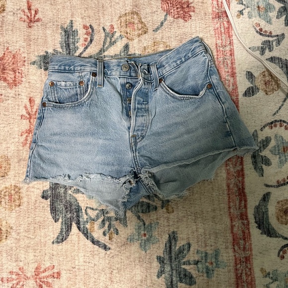 Levi High Waisted Short 27 - Picture 1 of 2